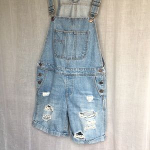 Super cute overalls🌸